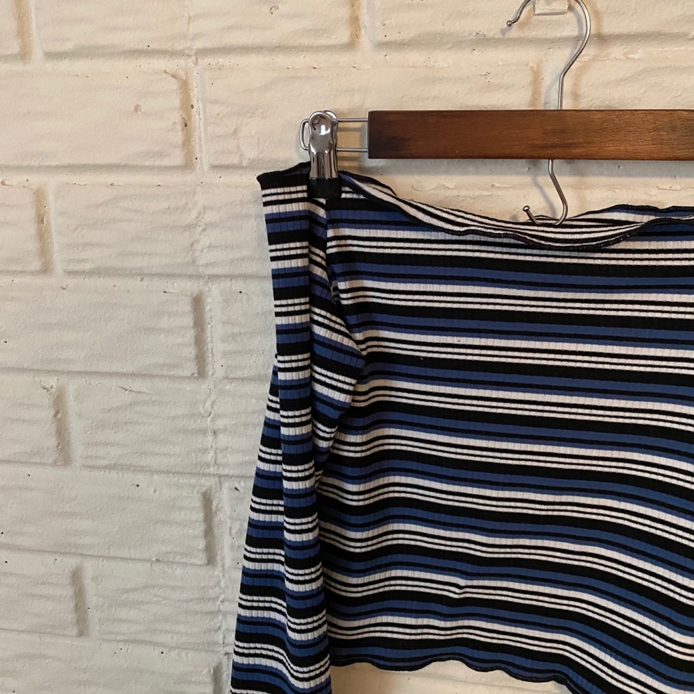 long sleeve off the shoulder crop top